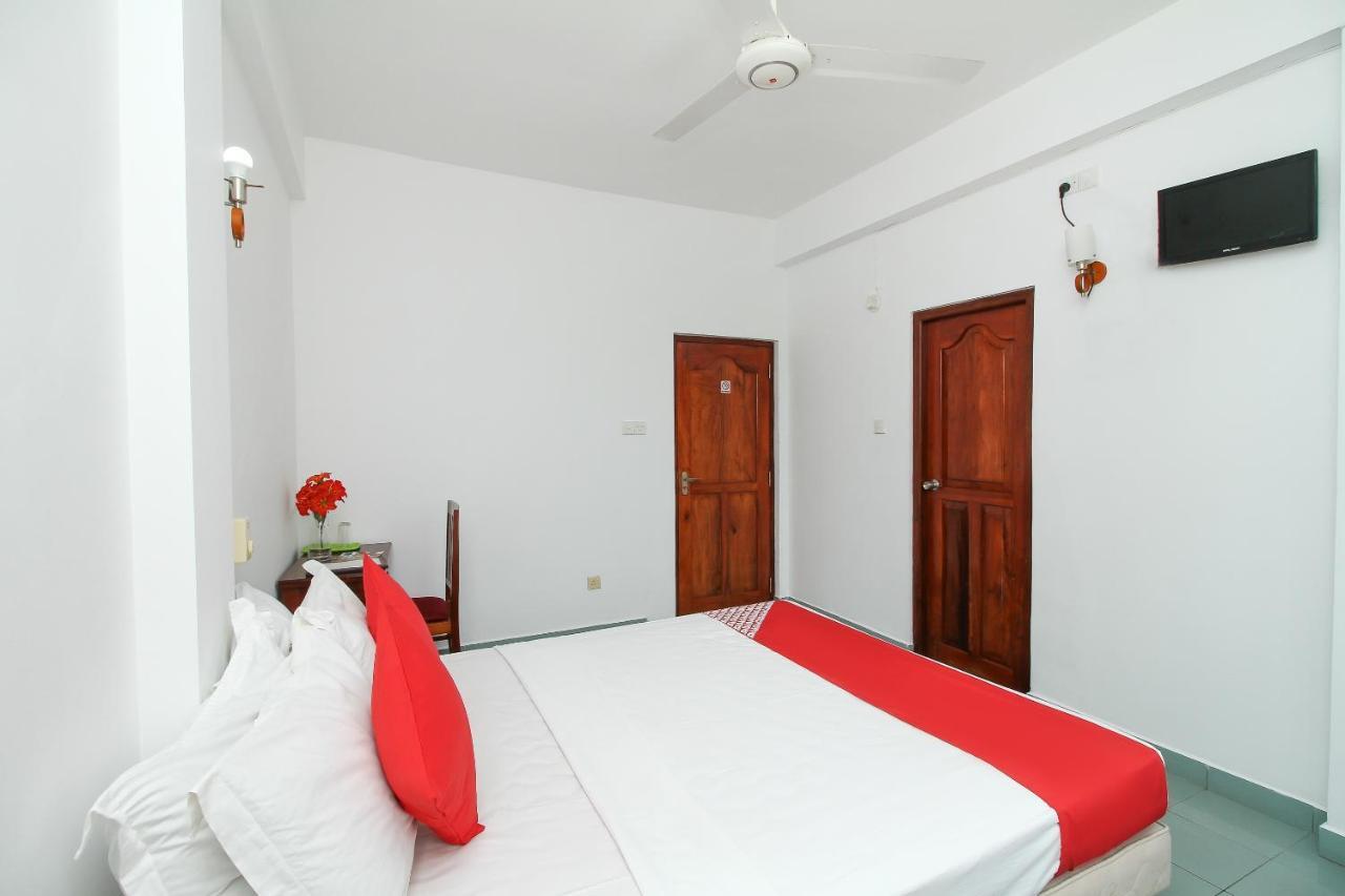 Oyo 290 Night Station Hotel Панадура Екстер'єр фото